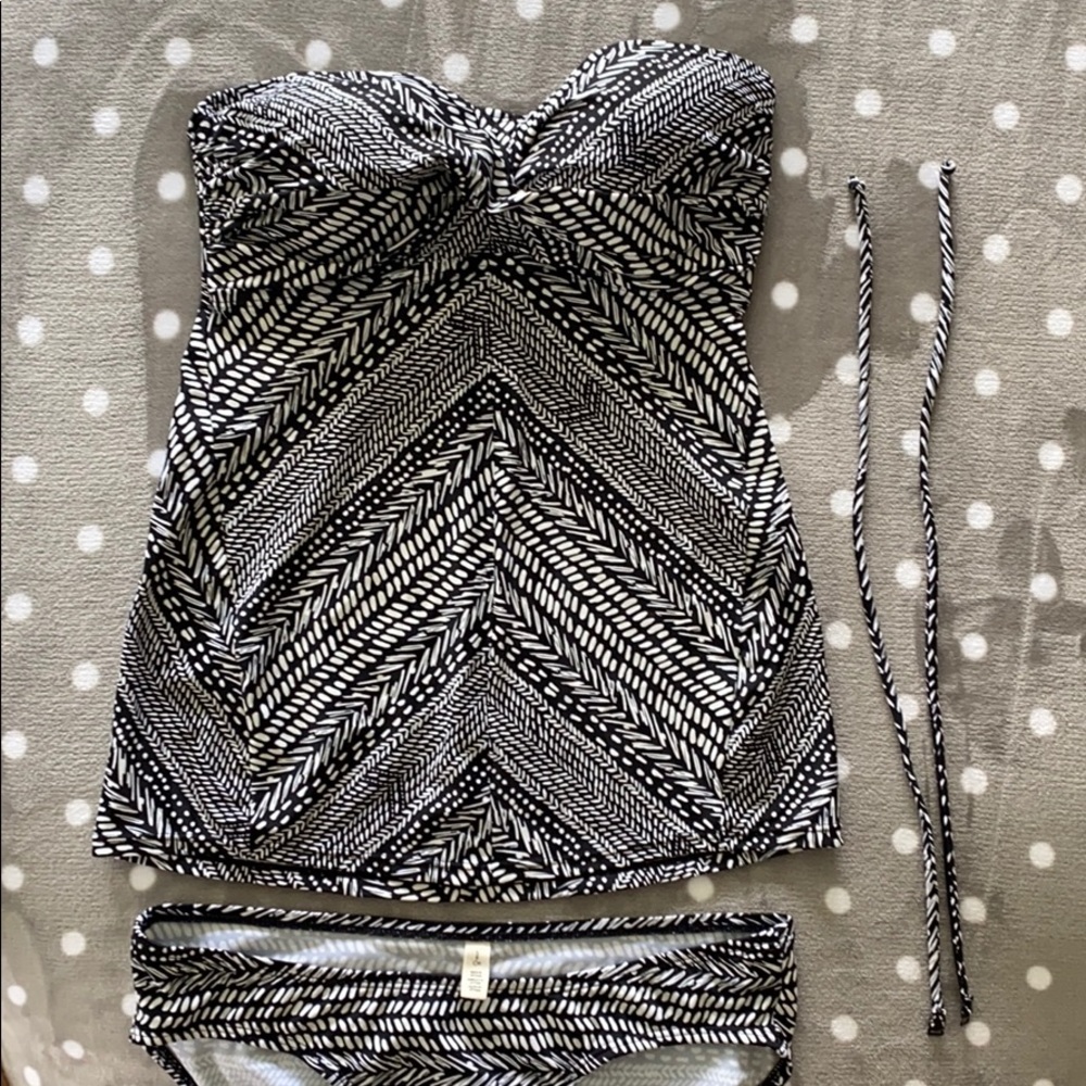 Jessica Simpson maternity tankini